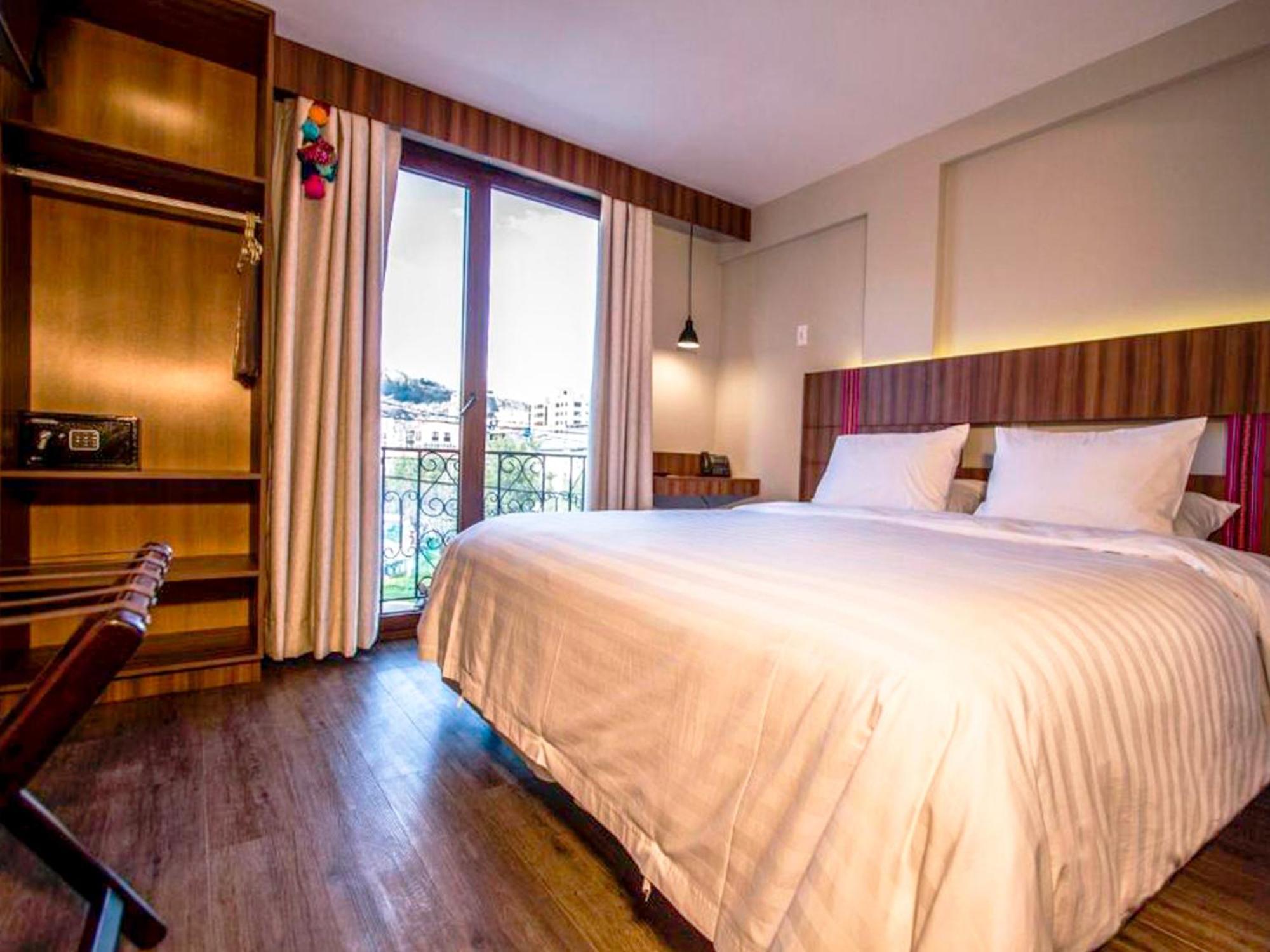 Altus Express Hotel Ла Пас Екстериор снимка