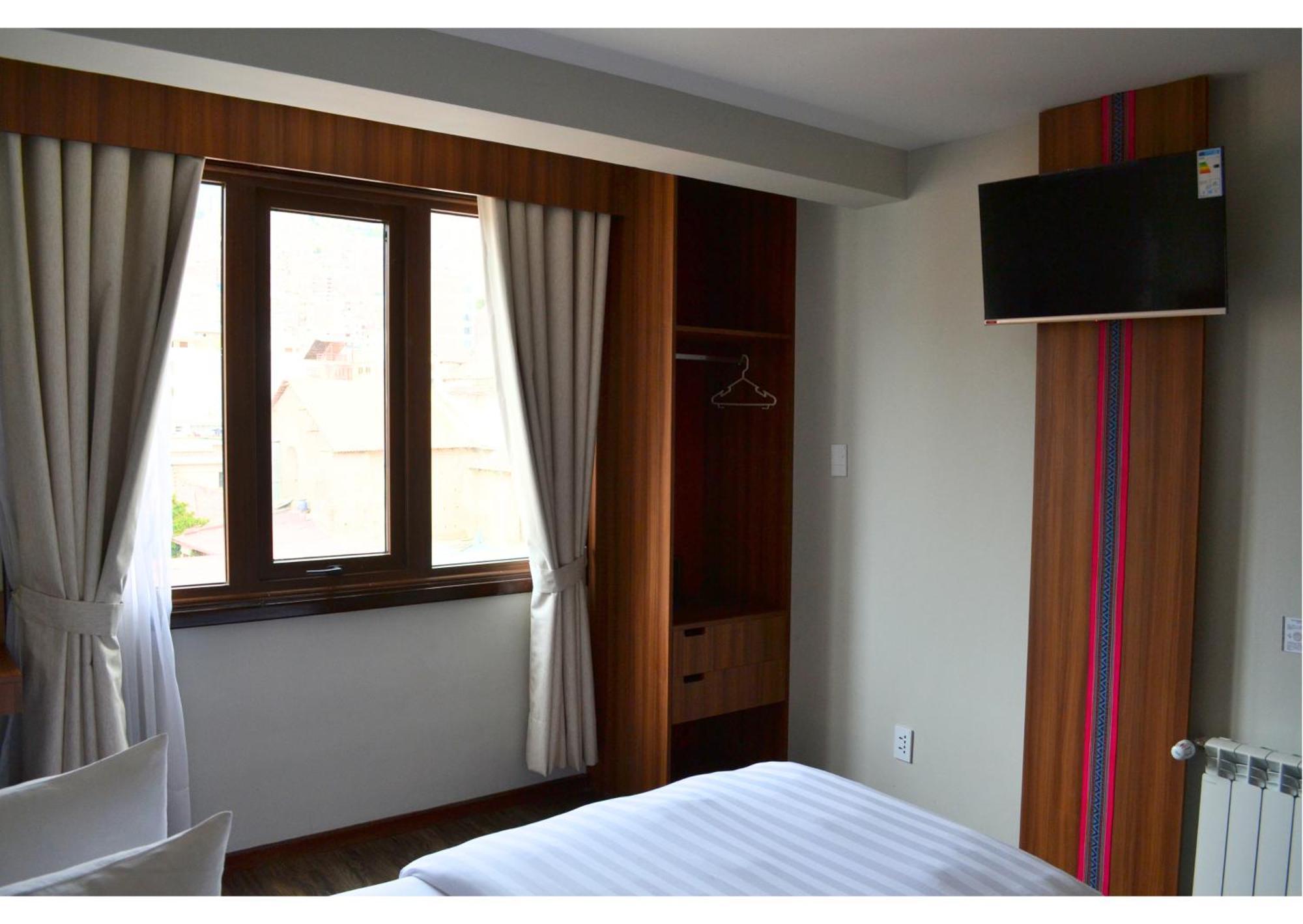 Altus Express Hotel Ла Пас Екстериор снимка