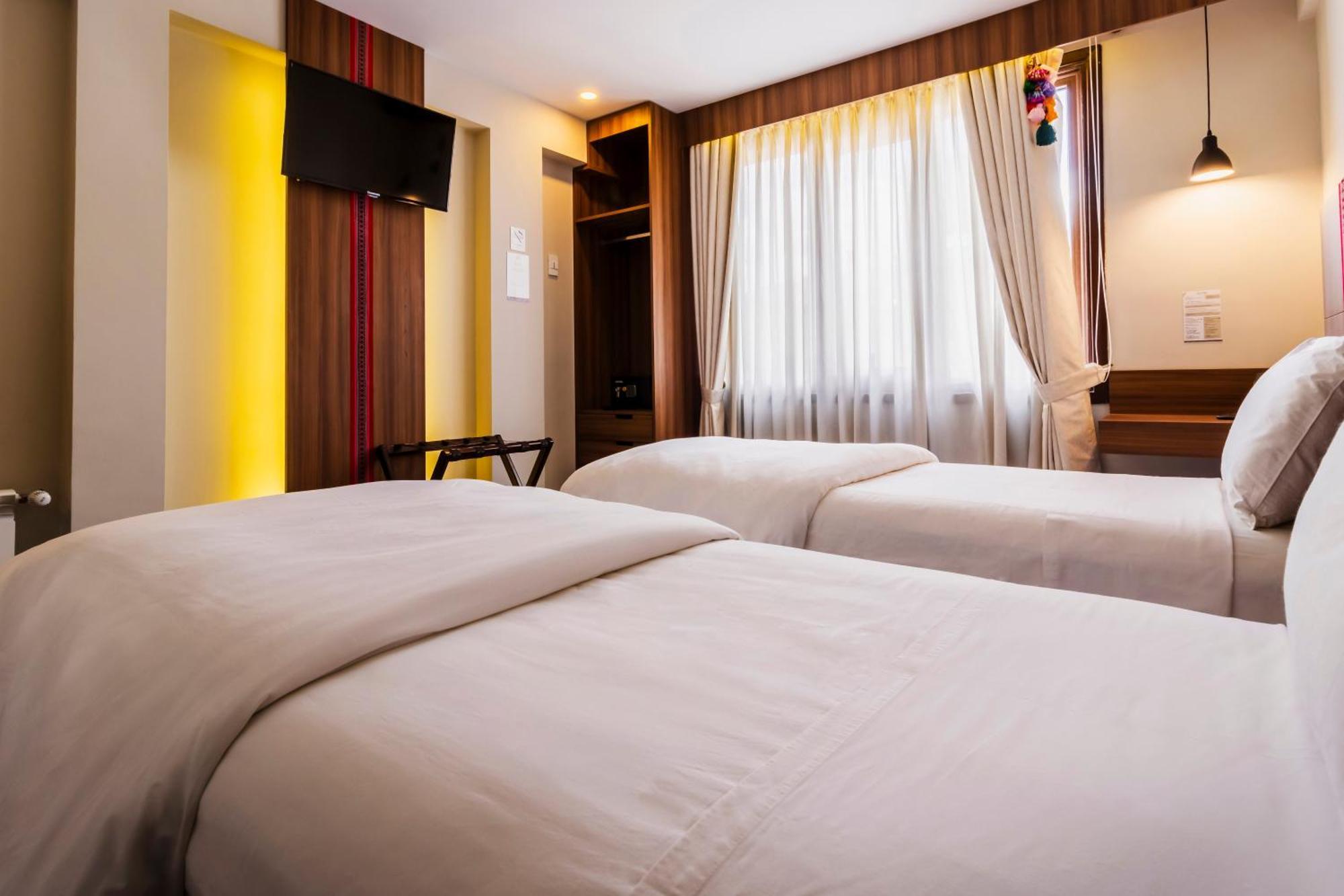 Altus Express Hotel Ла Пас Екстериор снимка
