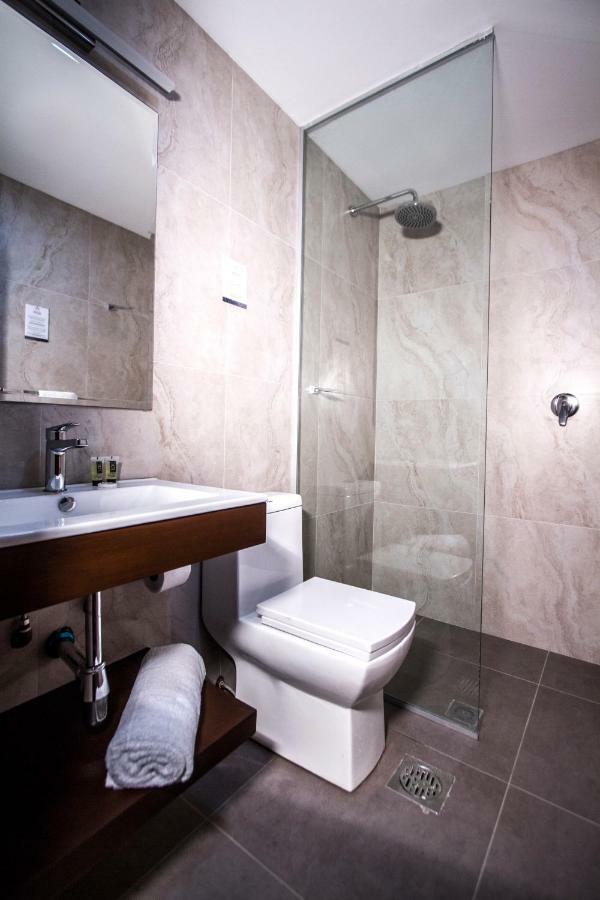 Altus Express Hotel Ла Пас Екстериор снимка